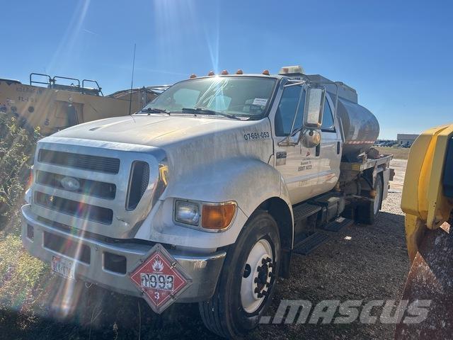 Ford F-750 Tankwagen