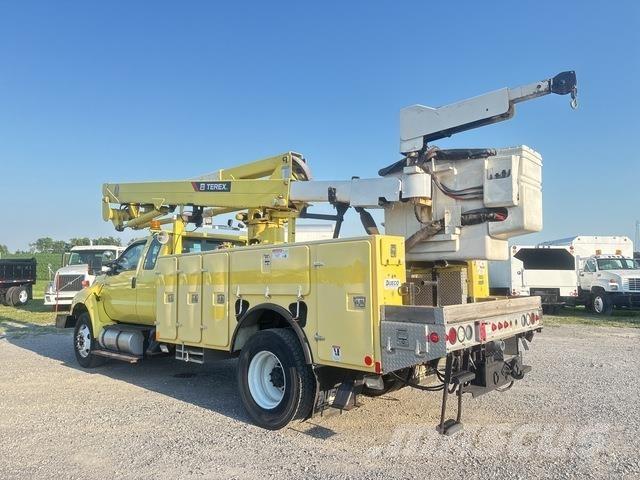 Ford F-750 LKW-Arbeitsbühnen