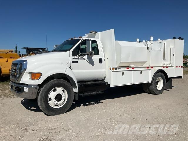 Ford F-750 Tankwagen
