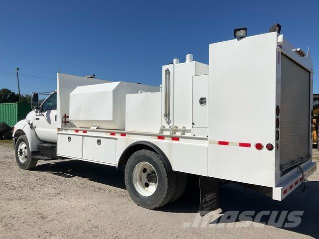 Ford F-750 Tankwagen