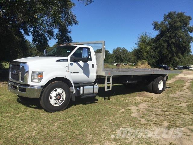 Ford F-750 Pritschenwagen/Pritschenwagen mit Seitenklappe