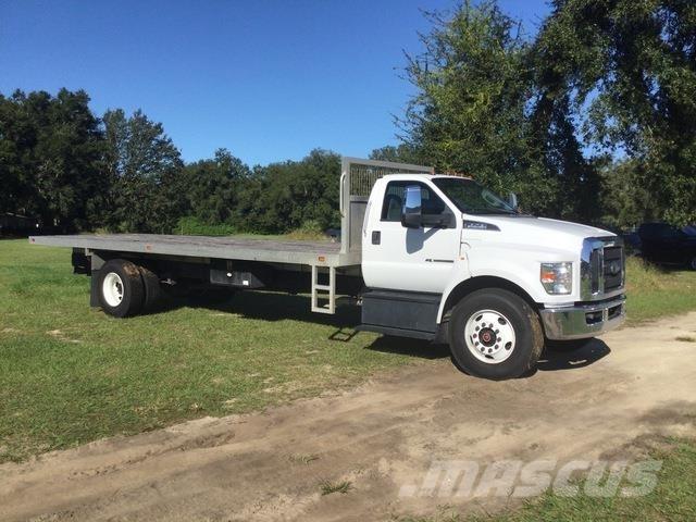 Ford F-750 Pritschenwagen/Pritschenwagen mit Seitenklappe