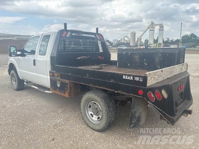 Ford F250 Pritschenwagen/Pritschenwagen mit Seitenklappe