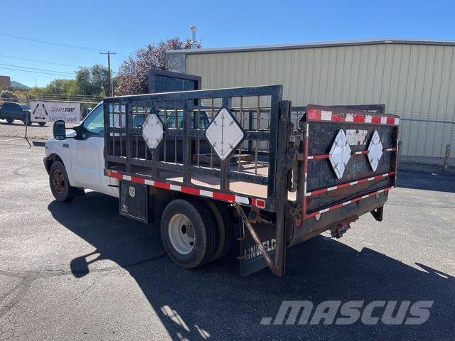 Ford F350 Pritschenwagen/Pritschenwagen mit Seitenklappe