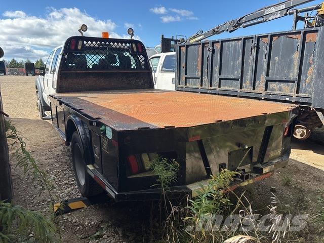 Ford F550 Pritschenwagen/Pritschenwagen mit Seitenklappe