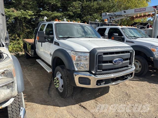 Ford F550 Pritschenwagen/Pritschenwagen mit Seitenklappe