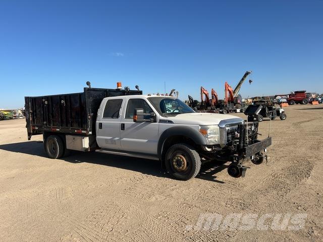 Ford F550 Pritschenwagen/Pritschenwagen mit Seitenklappe