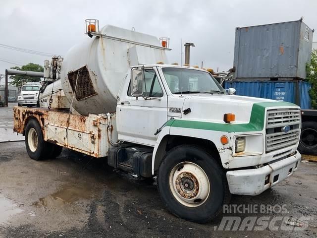 Ford F700 Sonstige Baumaschinen