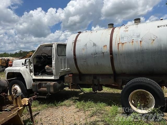 Ford F700 Tankwagen