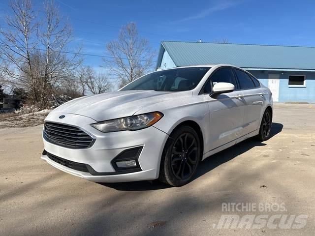 Ford Fusion PKWs