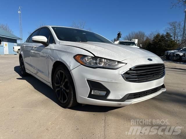 Ford Fusion PKWs