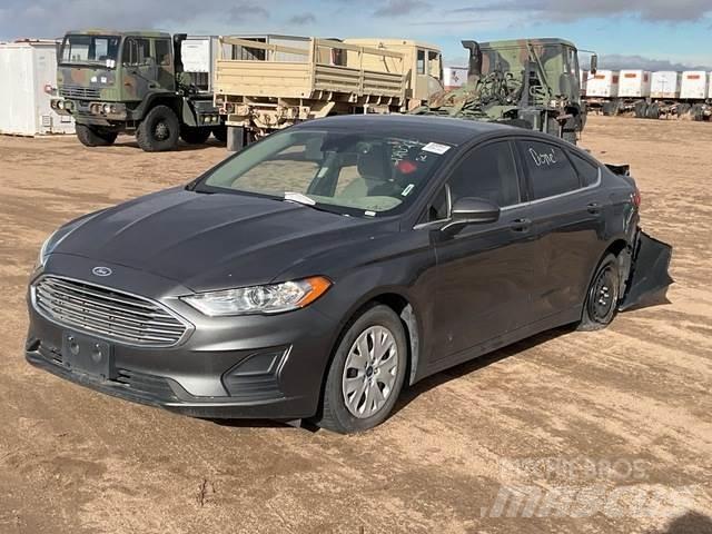Ford Fusion S PKWs