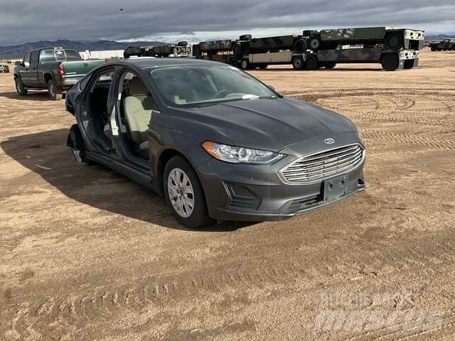 Ford Fusion S PKWs