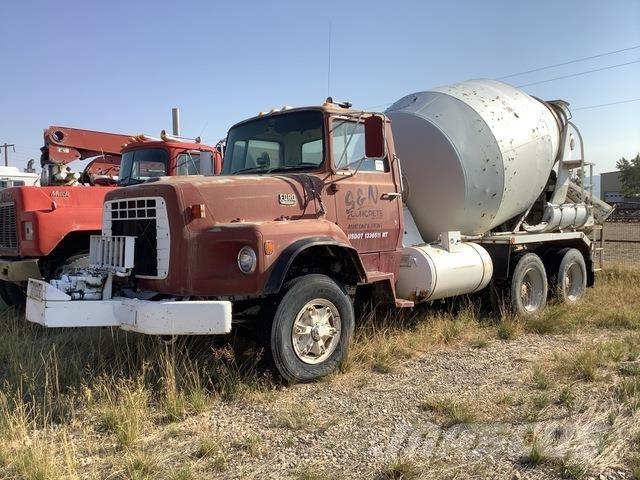 Ford L8000 Andere Fahrzeuge