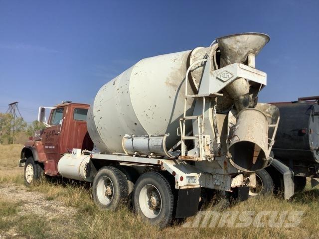 Ford L8000 Andere Fahrzeuge