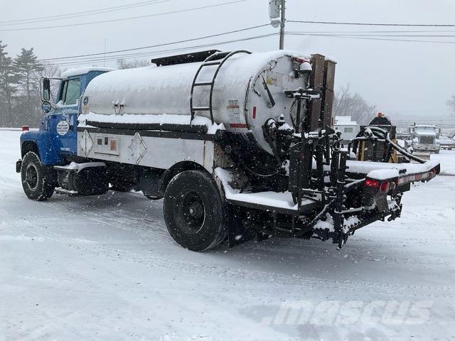 Ford L8000 Betonmischer