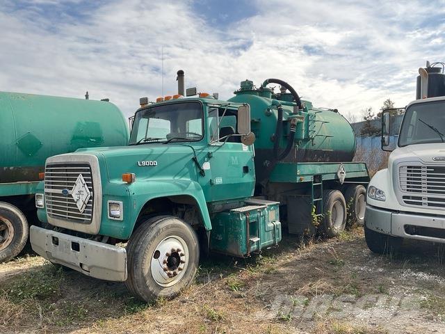 Ford L9000 Wassertanker