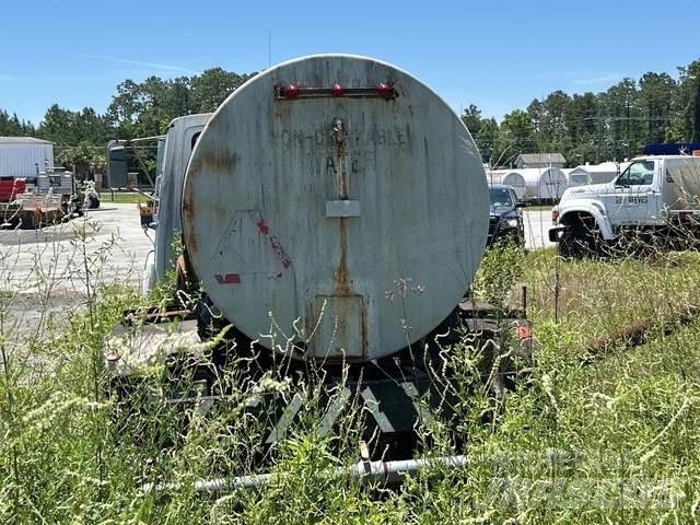Ford LN7000 Wassertanker