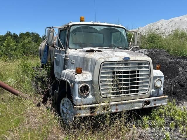 Ford LN7000 Wassertanker