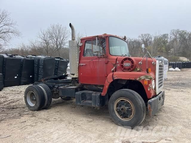 Ford LN8000 Sattelzugmaschinen