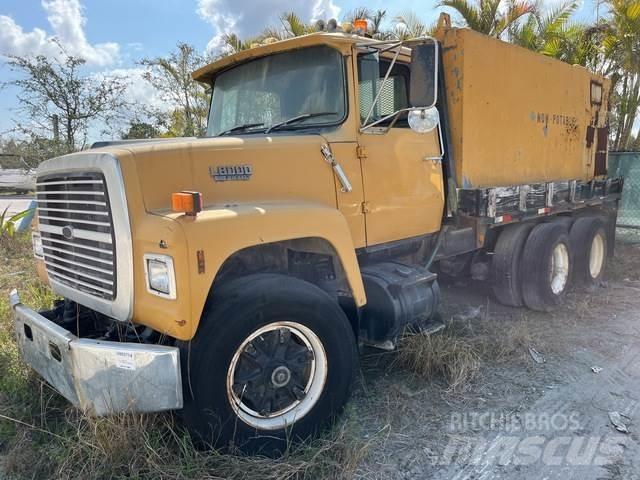 Ford LT8000 Wassertanker