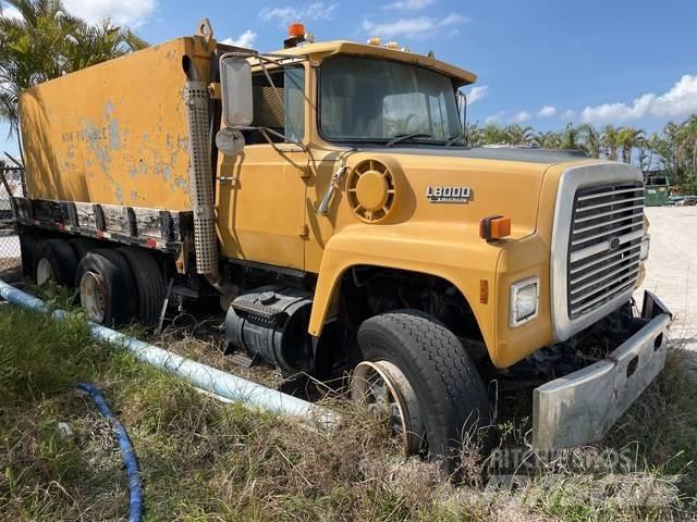 Ford LT8000 Wassertanker