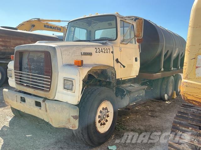 Ford LT9000 Wassertanker
