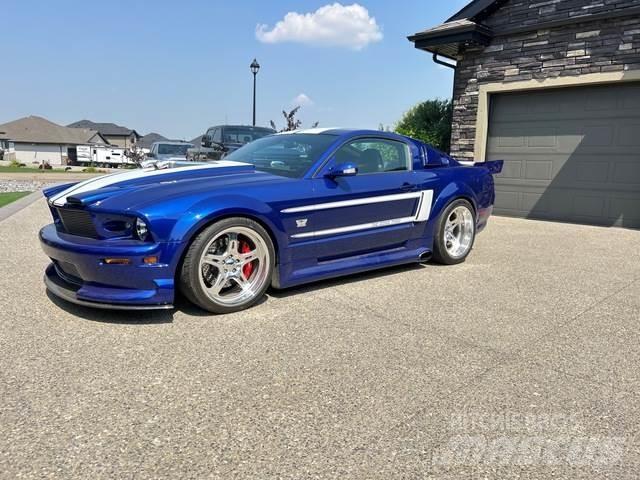 Ford Mustang PKWs