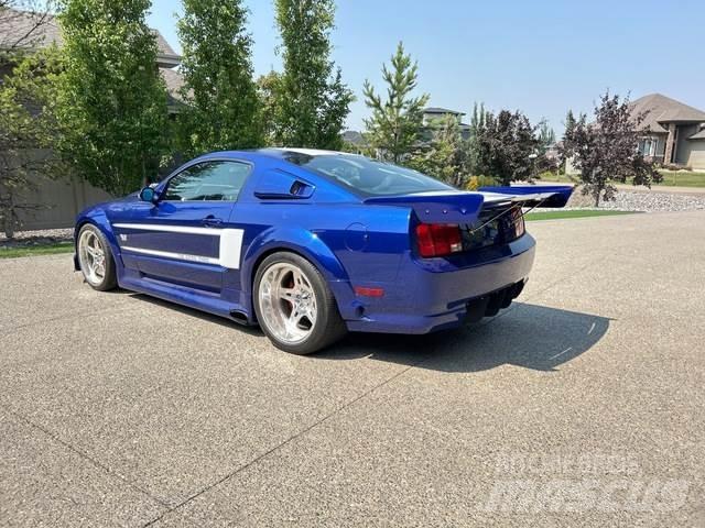 Ford Mustang PKWs