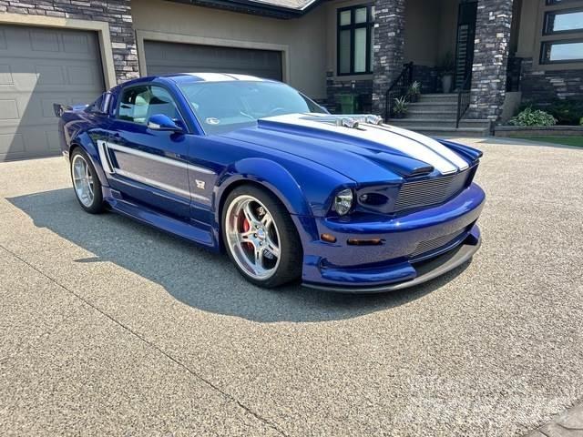 Ford Mustang PKWs