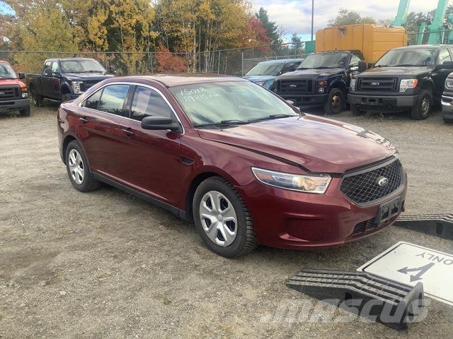 Ford Taurus PKWs