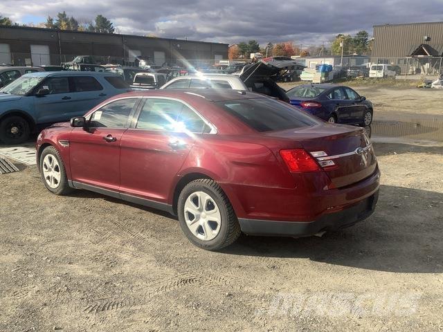 Ford Taurus PKWs