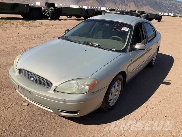 Ford Taurus SE PKWs