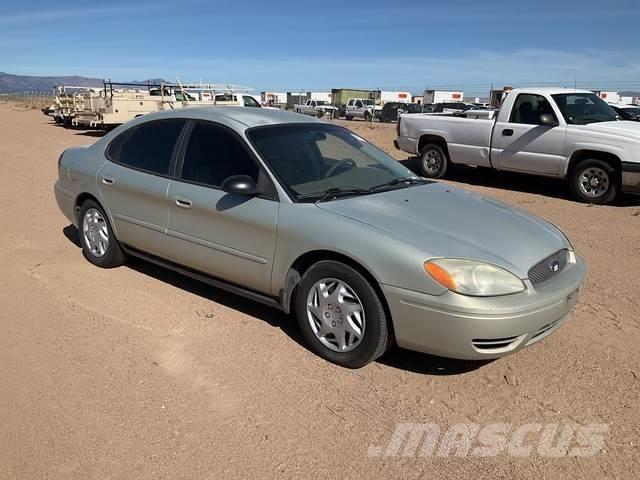 Ford Taurus SE PKWs