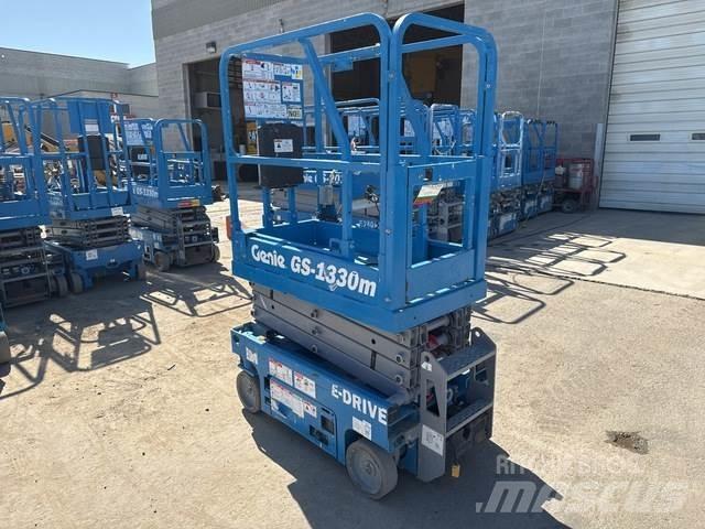 Genie GS-1330M Scheren-Arbeitsbühnen