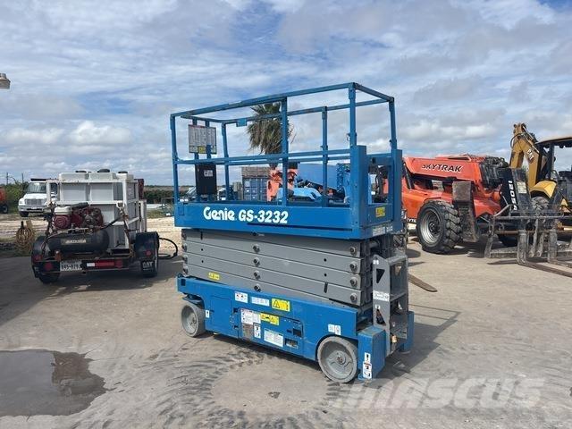 Genie GS-3232 Scheren-Arbeitsbühnen