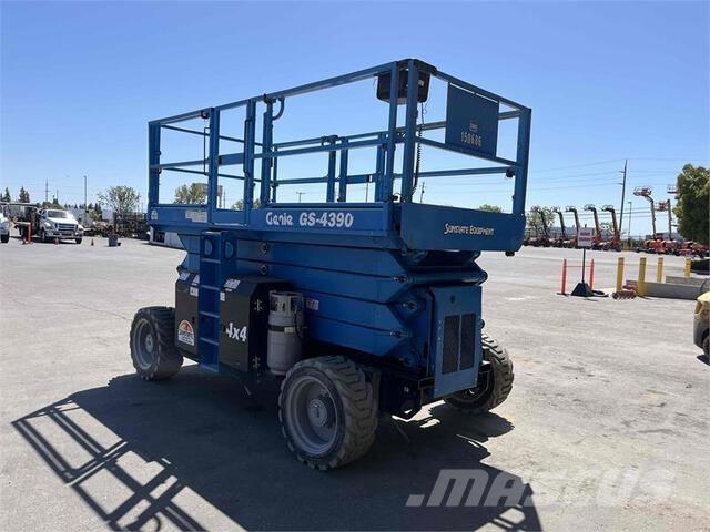 Genie GS4390RT Scheren-Arbeitsbühnen