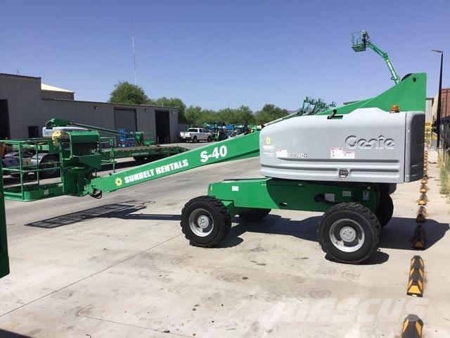 Genie S-40 Teleskopbühnen