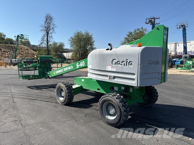 Genie S-40 Teleskopbühnen