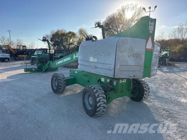 Genie S-45 Teleskopbühnen