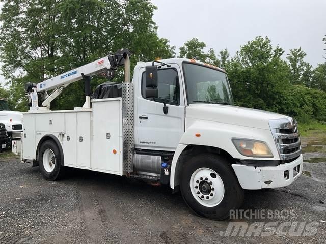 Hino 338 Kommunal-Sonderfahrzeuge