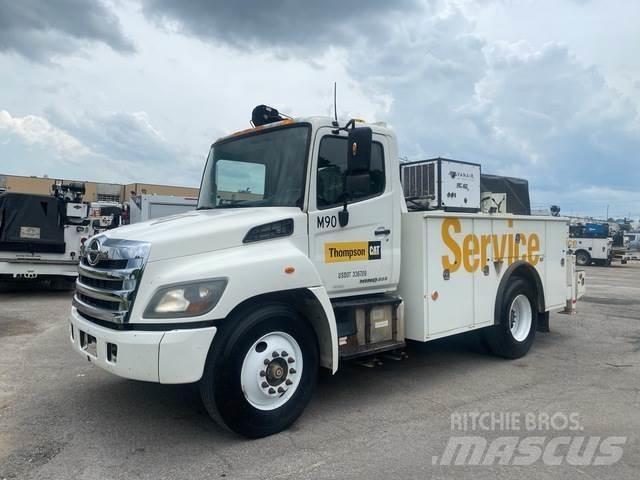 Hino 338 Kommunal-Sonderfahrzeuge