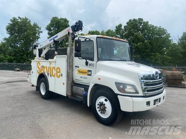 Hino 338 Kommunal-Sonderfahrzeuge