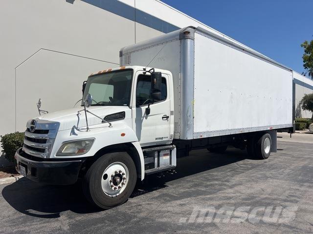 Hino 338 Kofferaufbau