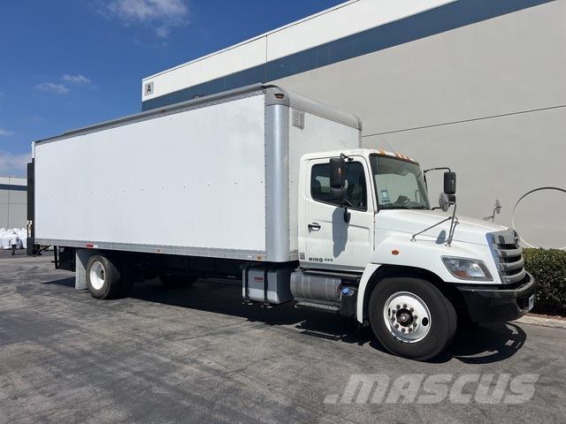 Hino 338 Kofferaufbau