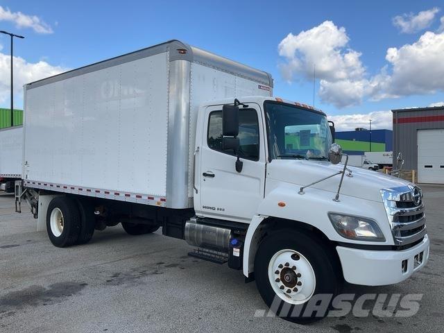 Hino 338 Kofferaufbau