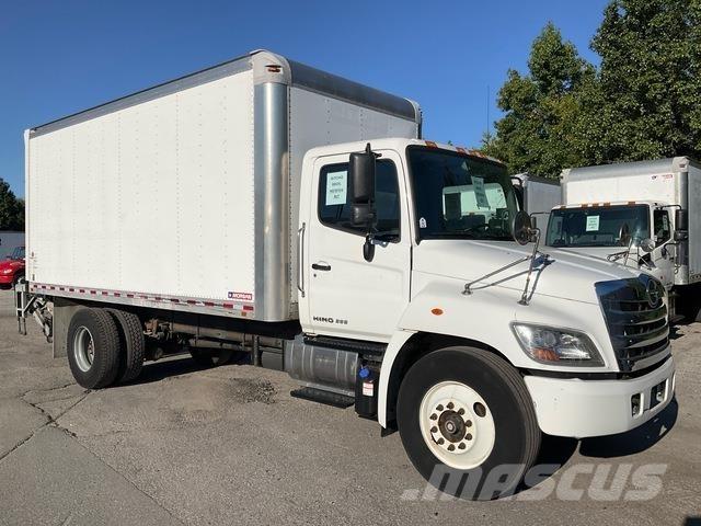 Hino 338 Kofferaufbau