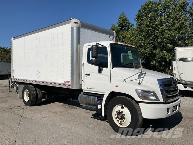 Hino 338 Kofferaufbau