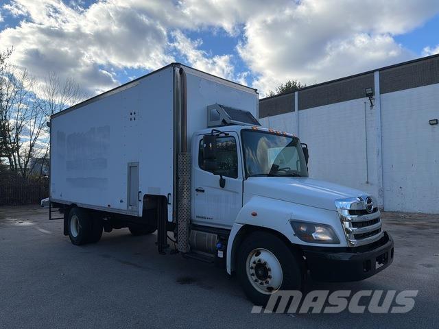 Hino 338 Kofferaufbau