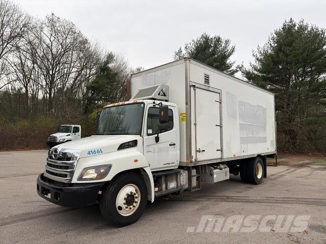 Hino 338 Kofferaufbau